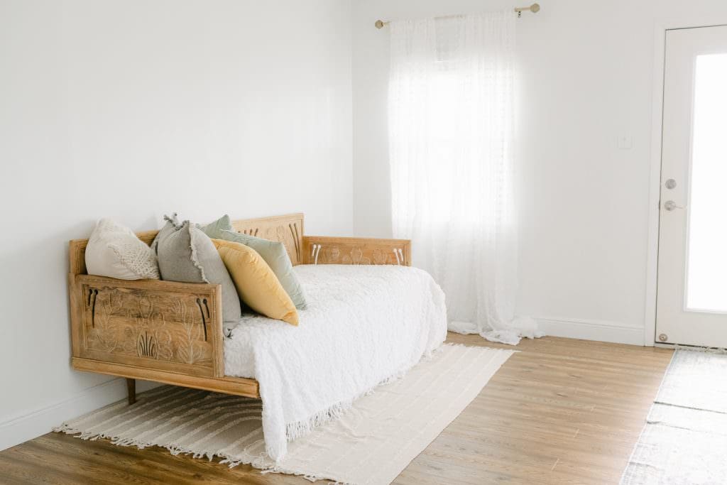 bright and airy studio in Tampa, FL