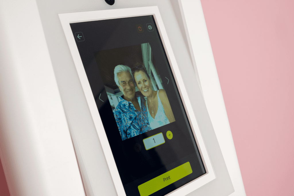 up close of the screen of the hp sprocket photobooth